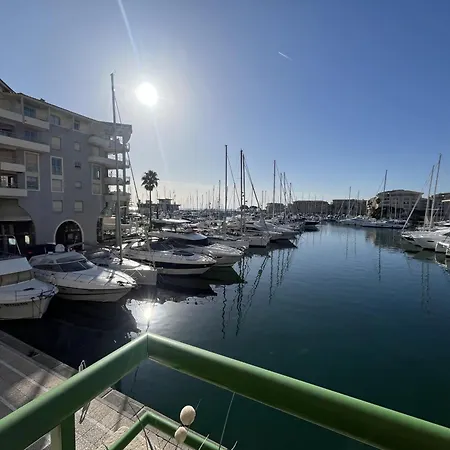 Sur Les Quais De Port Frejus, Magnifique T2, 4 Per Appartamento