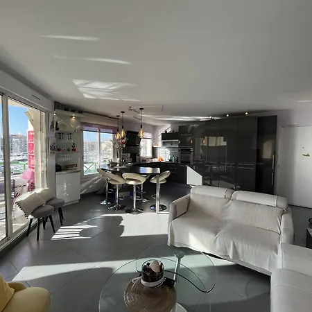 Sur Les Quais De Port Frejus, Magnifique T2, 4 Per Appartamento *