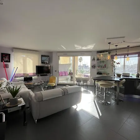 Sur Les Quais De Port Frejus, Magnifique T2, 4 Per Appartamento *